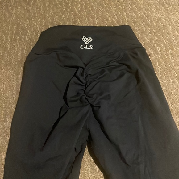 CLS Scrunch Butt Leggings - Picture 3 of 3
